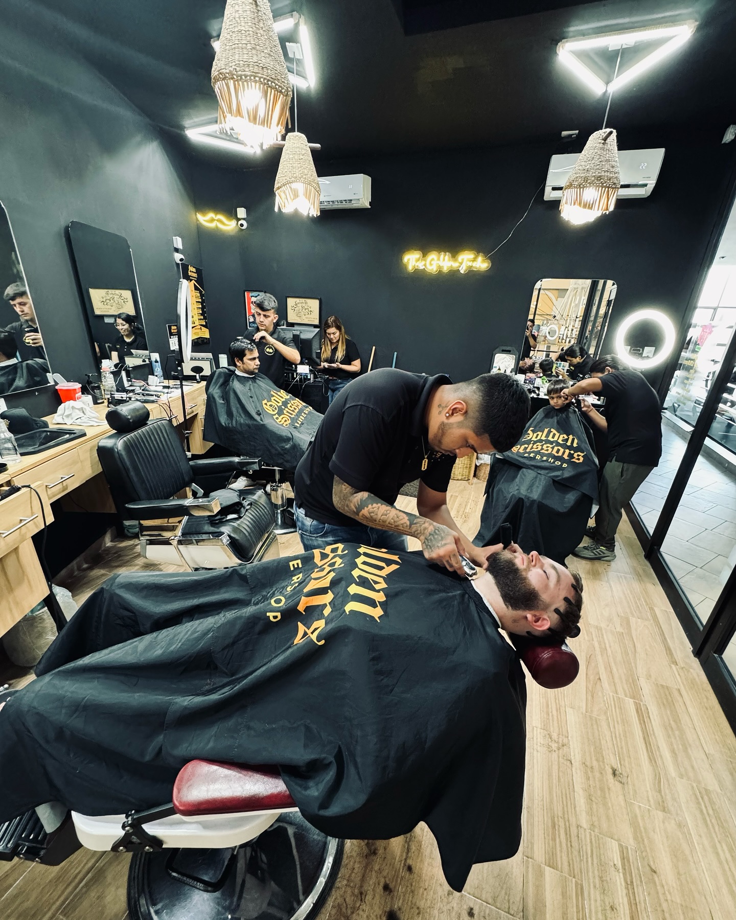 Golden Scissors Barbershop AV Kabah, Cancún - Corte Cabello y Barba