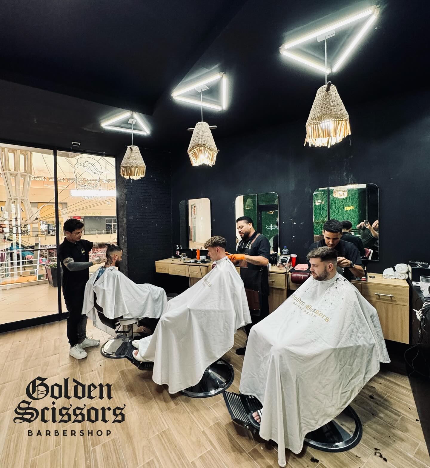 Golden Scissors Barbershop AV Kabah, Cancún - Corte Cabello y Barba