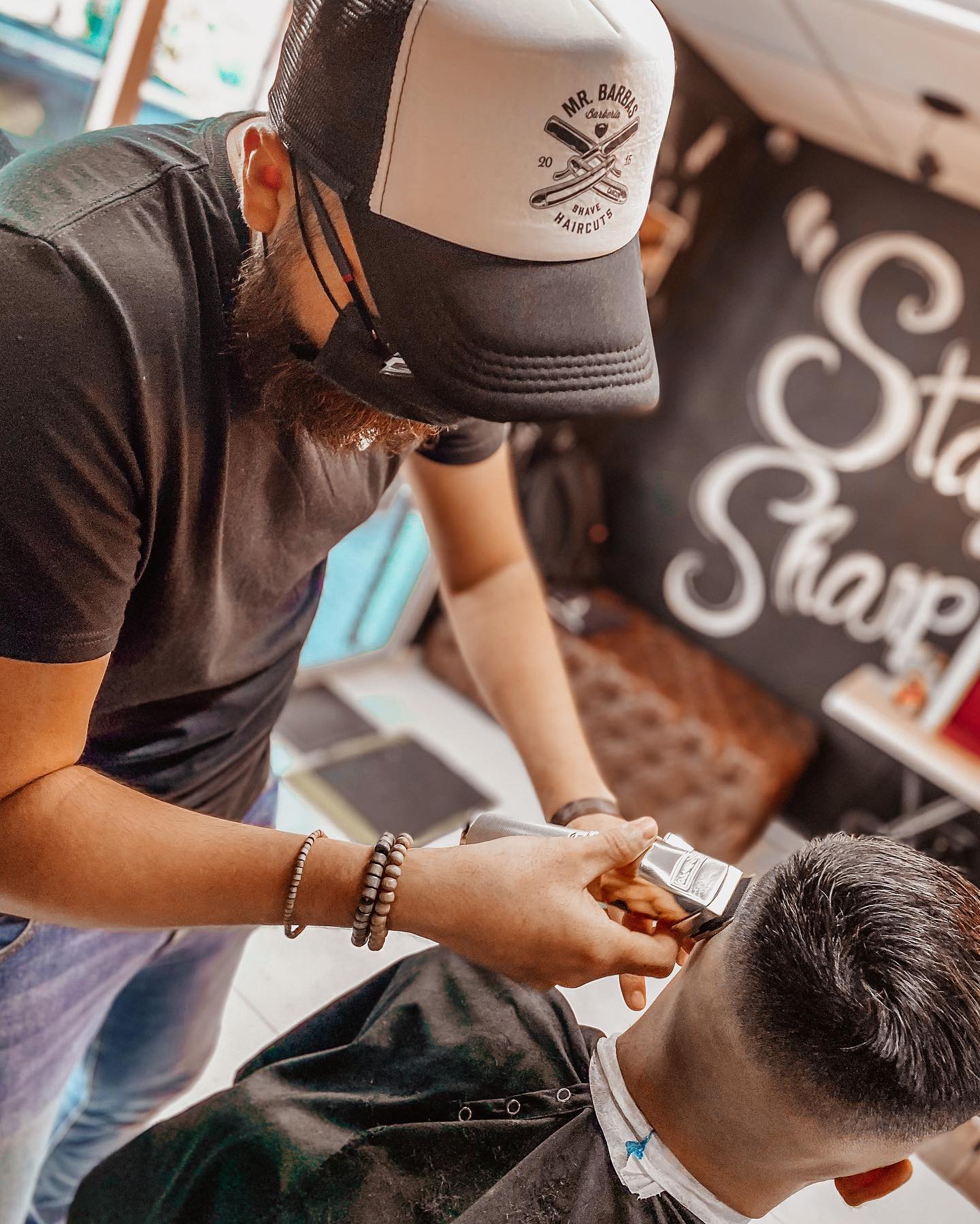 Mr. Barbas Barbería - Corte de barba y cabello